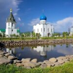 Де можна пожити в монастирі: топові святині України для мирян