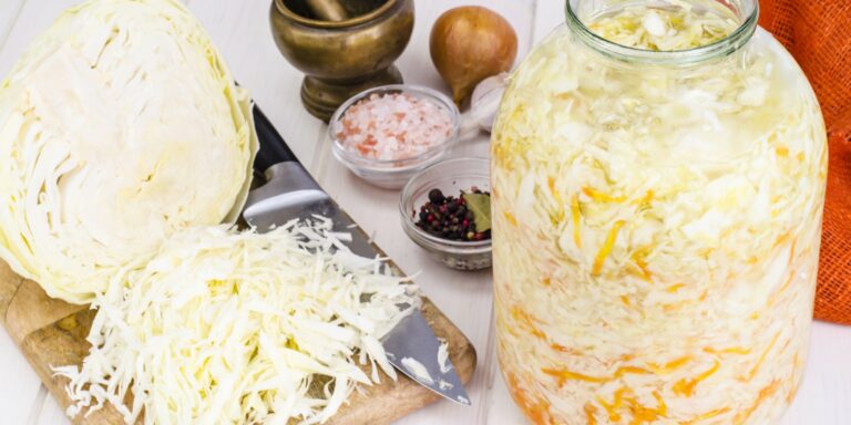 Квашена капуста: скільки солі на 1 кг для хрусткої досконалості
