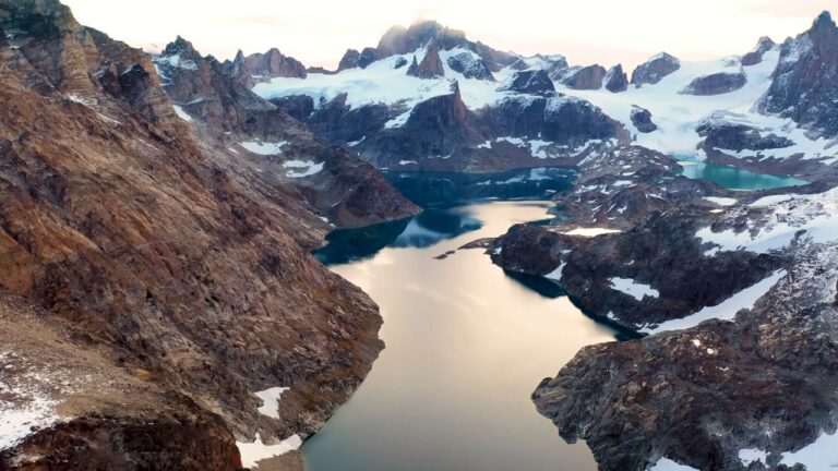 Найбільші острови світу: гіганти з льоду та джунглів