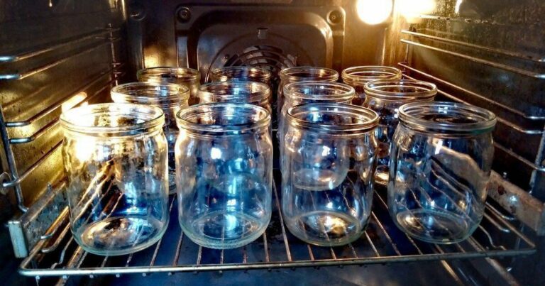 Скільки часу стерилізувати банки: точний час для кожного методу