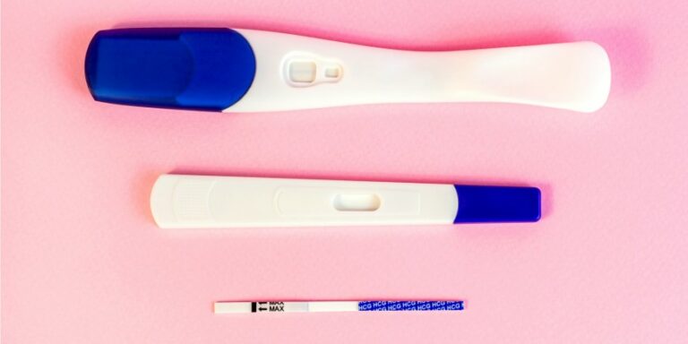 Через скільки днів тест показує вагітність