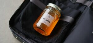 Чи можна везти мед у Польщу: повний гід з правилами 2026