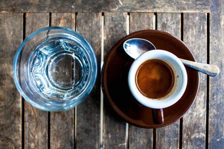 Як правильно пити еспресо: секрети насиченого смаку