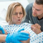 З чим порівняти біль при родах: наука проти міфів