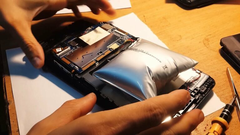 Чому здувається батарея в телефоні