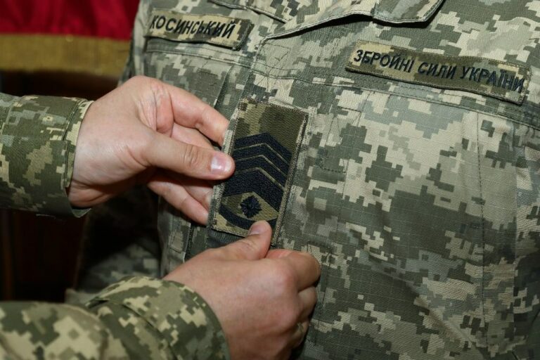 Як отримати звання молодшого сержанта в ЗСУ: детальний гайд 2026