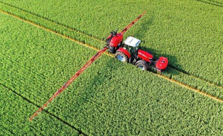 Як розводити карбамід: повний гід для рясного врожаю