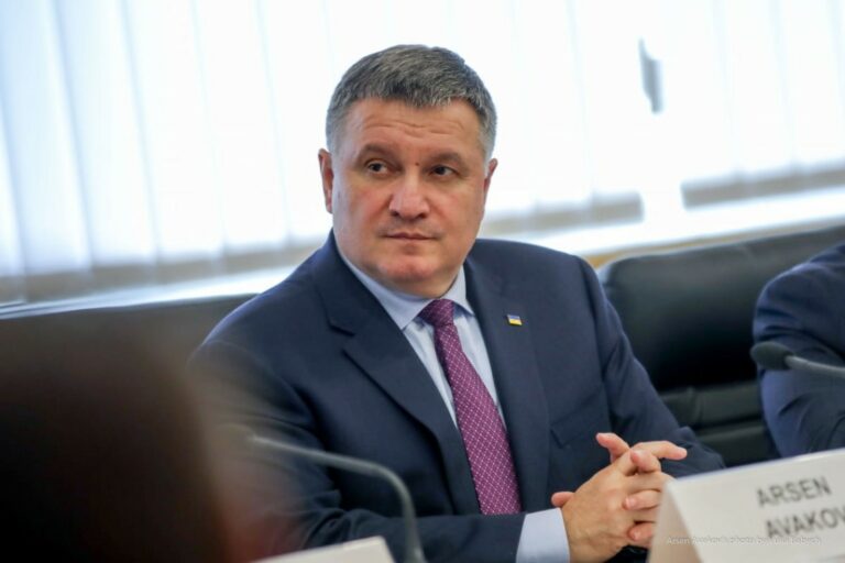 Аваков де зараз: від міністра до горіхового бізнесу та дронів для фронту